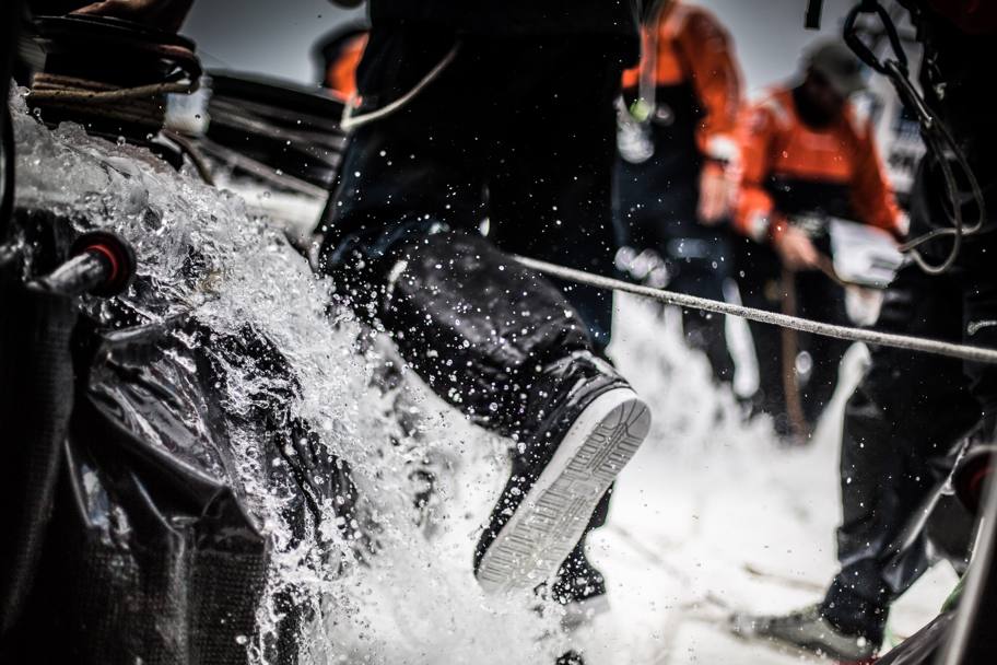 A bordo dell&#39;imbarcazione del Team Vestas Wind che partecipa alla Volvo Ocean Race (Getty Images)